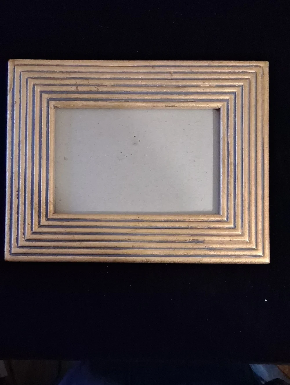 Vintage-Style Gold Ribbed Photo Frame